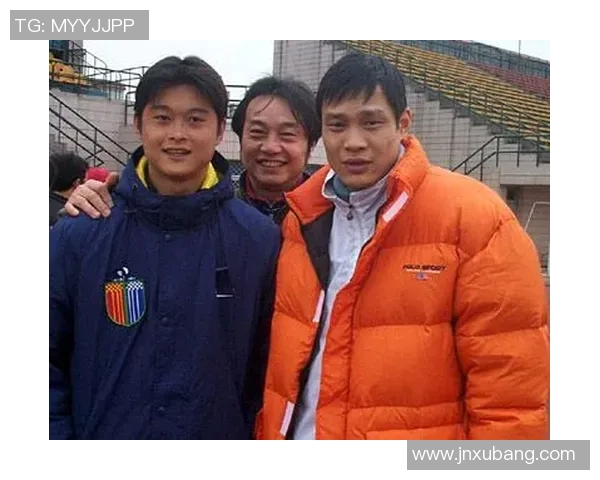 足球明星李彦的成长历程与辉煌成就全景解析