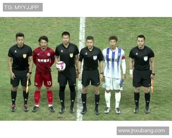 上海足球队在邀请赛中以67分稳居积分榜首位争夺冠军希望依然强劲